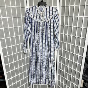 LANZ OF SALZBURG Night Gown Women’s Size Medium Floral Heart Long FLANNEL New